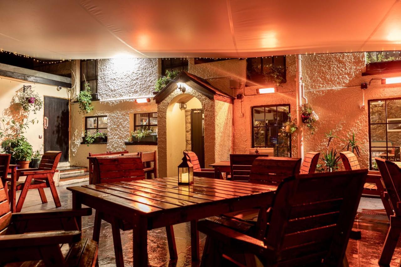 King'S Head Inn แลงเกนนิธ ภายนอก รูปภาพ