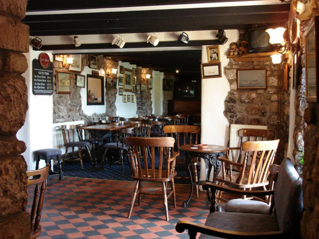 King'S Head Inn แลงเกนนิธ ภายนอก รูปภาพ