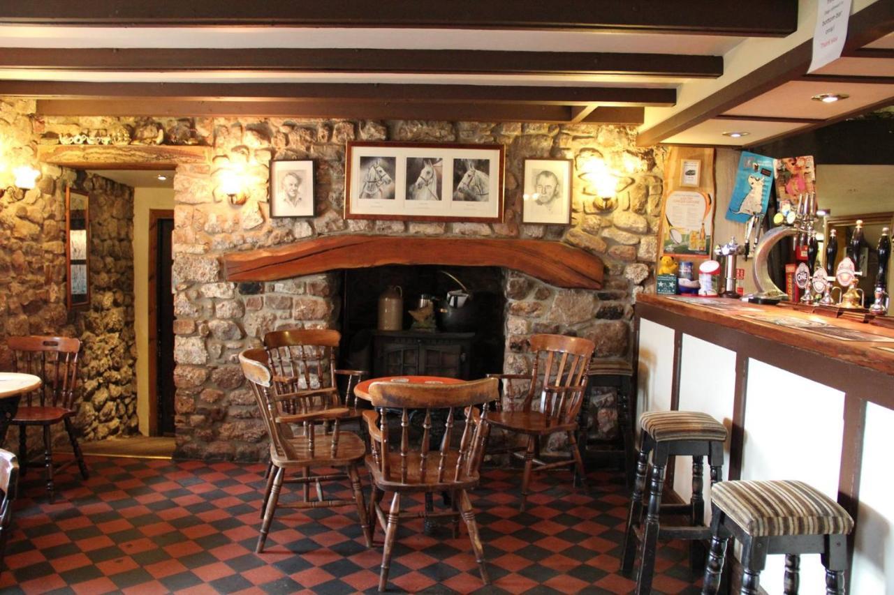 King'S Head Inn แลงเกนนิธ ภายนอก รูปภาพ
